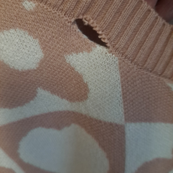 Debut Pink & White Heart and Flower Checkered Sweater – Size L - Picture 4 of 5